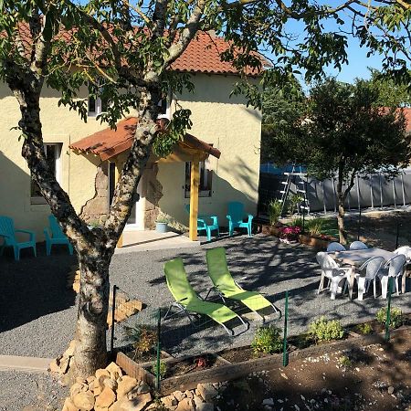 The Walnut Tree Gite Le Dorat エクステリア 写真